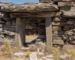 Dragon-houses-in-Greek-min.jpeg